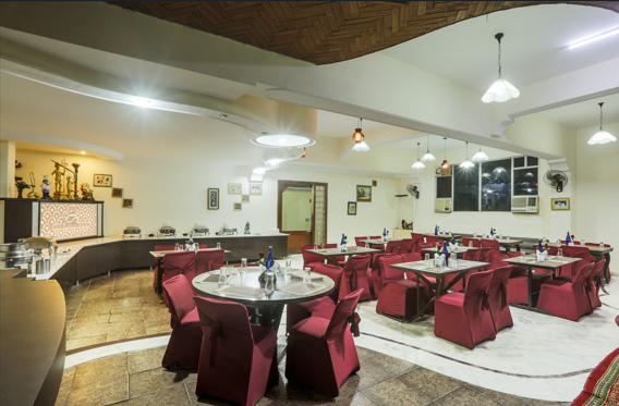 Multi-cuisine buffet at Club Platinum Resort